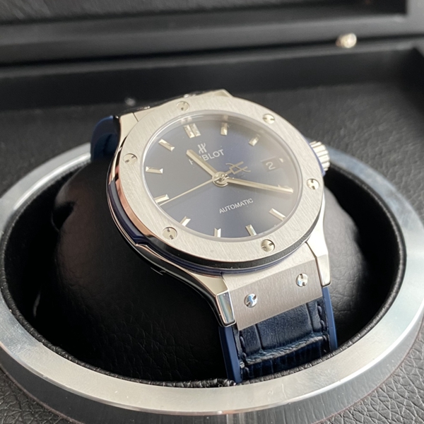 ウブロコピー時計着用イメージ